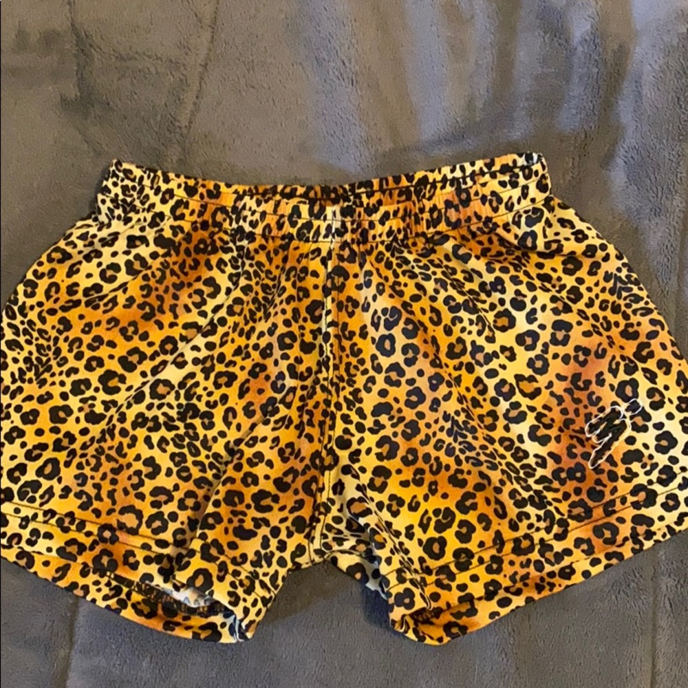 NWOT 3° Leopard Print Festival Shorts XSmall